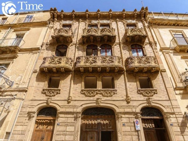 intera palazzina in vendita a Caltagirone in zona Signore del Soccorso