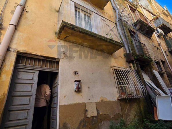 casa indipendente in vendita a Caltagirone in zona Signore del Soccorso