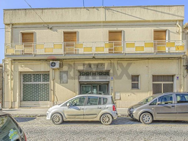 negozio in vendita a Caltagirone in zona Signore del Soccorso