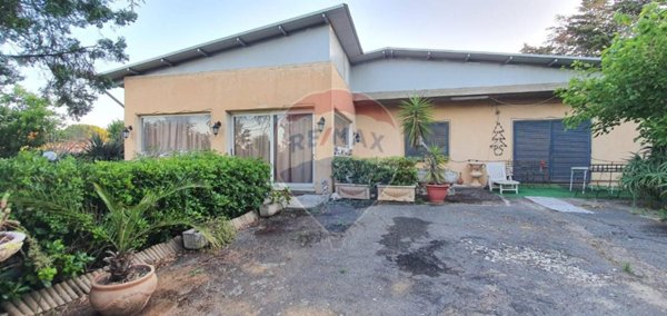 casa indipendente in vendita a Caltagirone in zona Piano Carbone