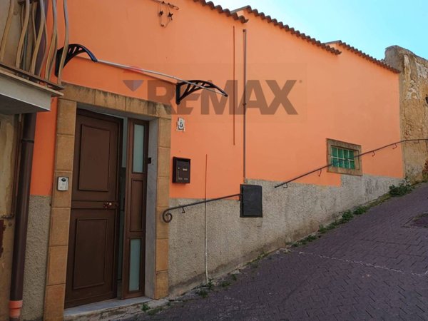 casa indipendente in vendita a Caltagirone in zona Signore del Soccorso