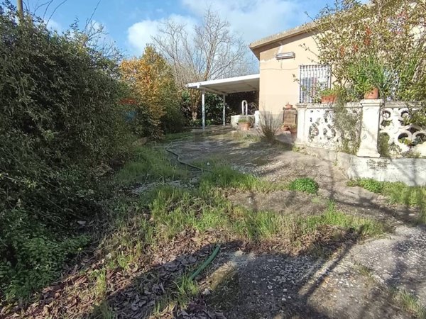 casa indipendente in vendita a Caltagirone in zona Piano Carbone
