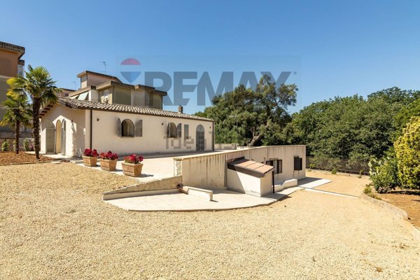 casa indipendente in vendita a Caltagirone