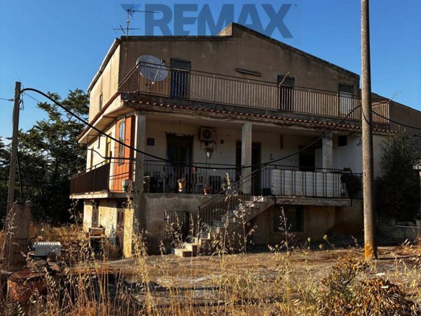 casa indipendente in vendita a Caltagirone in zona Piano San Paolo