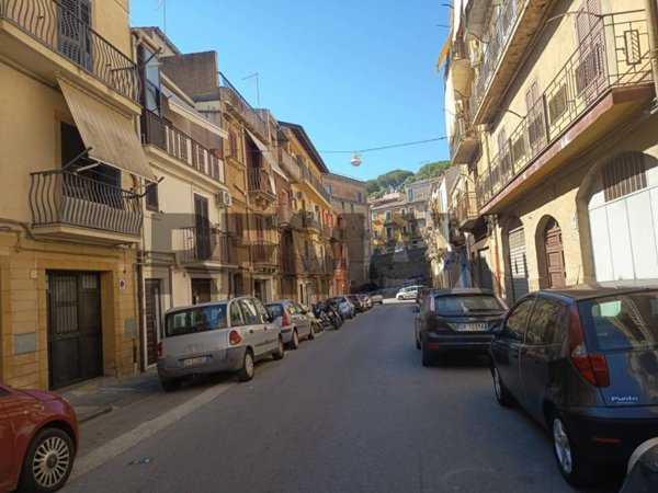 casa indipendente in vendita a Caltagirone in zona Signore del Soccorso