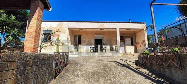 casa indipendente in vendita a Caltagirone in zona Rangasia