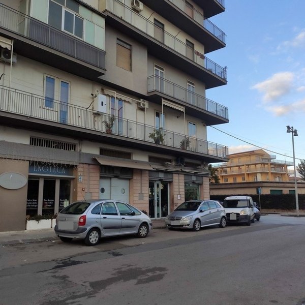 locale commerciale in vendita a Caltagirone in zona Signore del Soccorso