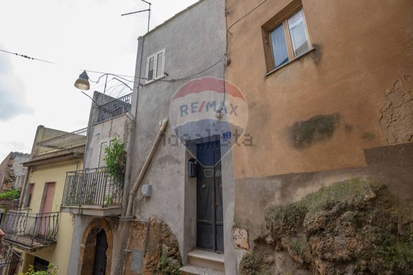 casa indipendente in vendita a Caltagirone in zona Signore del Soccorso