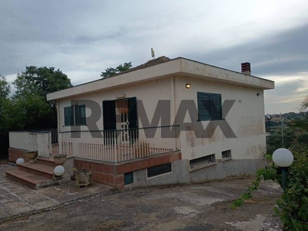 casa indipendente in vendita a Caltagirone