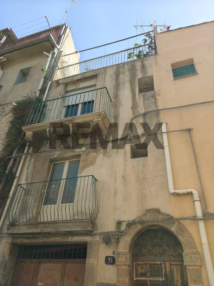 casa indipendente in vendita a Caltagirone in zona Signore del Soccorso
