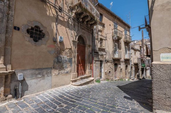 appartamento in vendita a Caltagirone in zona Signore del Soccorso