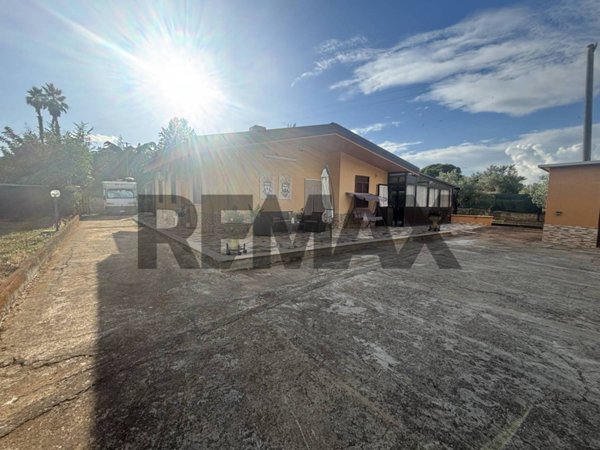 casa indipendente in vendita a Caltagirone in zona Villa Grazia