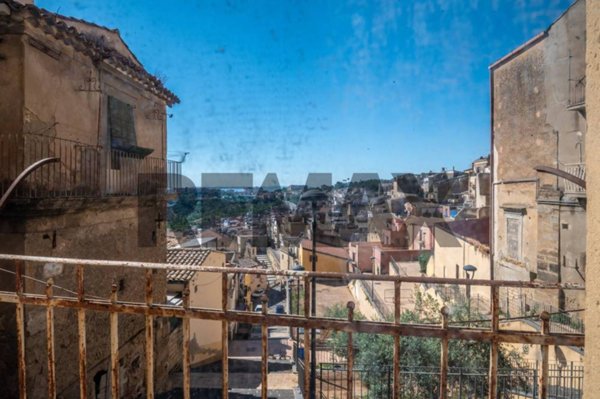 appartamento in vendita a Caltagirone in zona Signore del Soccorso