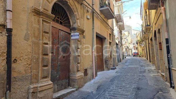 appartamento in vendita a Caltagirone in zona Signore del Soccorso