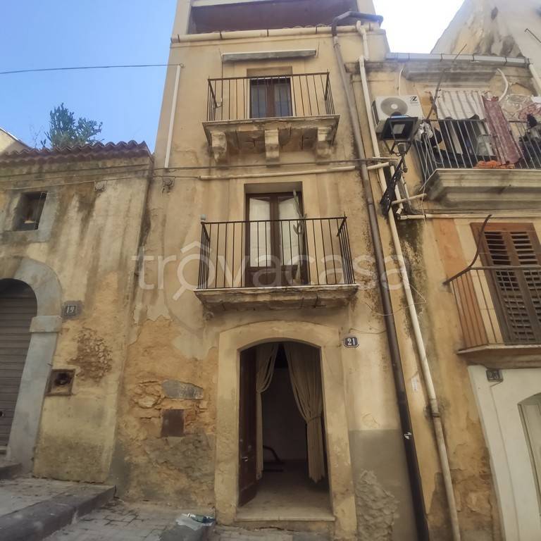 casa indipendente in vendita a Caltagirone in zona Signore del Soccorso