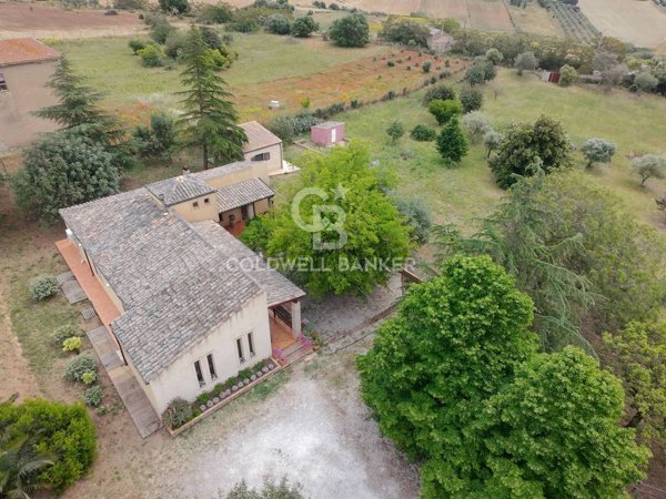 casa indipendente in vendita a Caltagirone