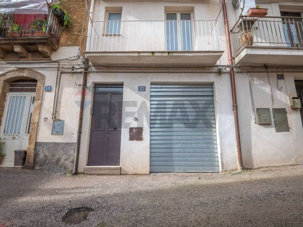 casa indipendente in vendita a Caltagirone in zona Signore del Soccorso