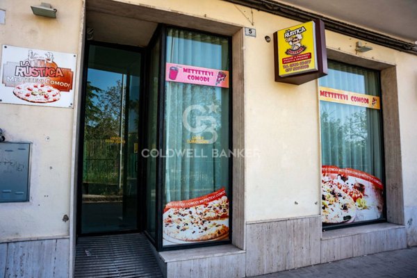locale commerciale in vendita a Caltagirone