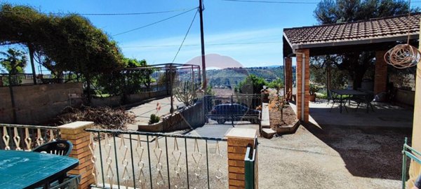 casa indipendente in vendita a Caltagirone in zona Rangasia