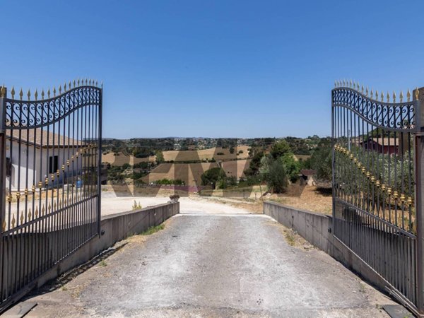 casa indipendente in vendita a Caltagirone