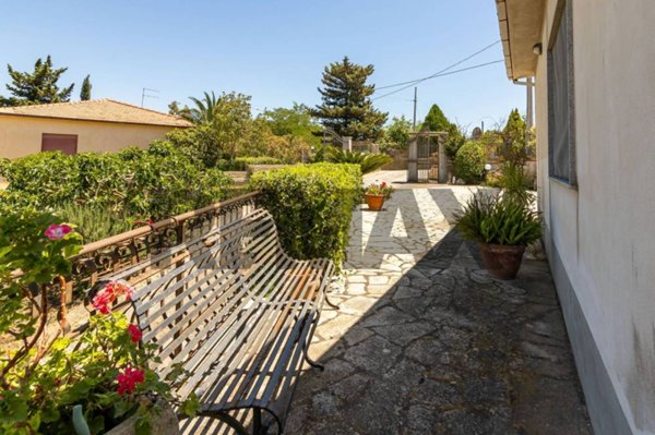 casa indipendente in vendita a Caltagirone