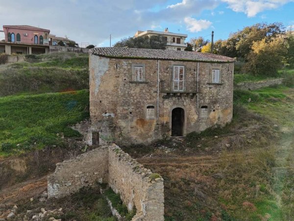 casa indipendente in vendita a Caltagirone