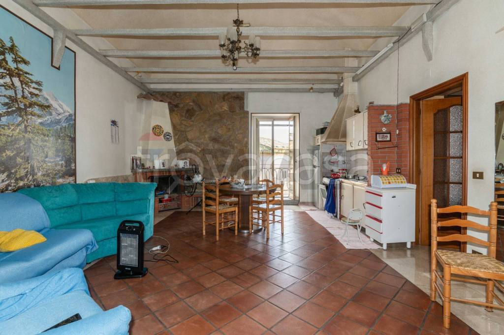 casa indipendente in vendita a Caltagirone in zona Signore del Soccorso