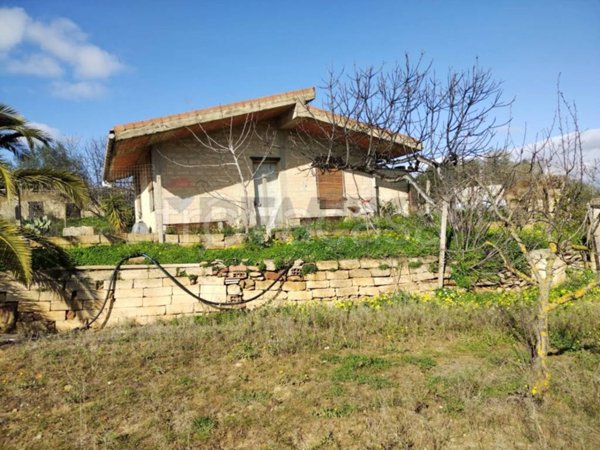 casa indipendente in vendita a Caltagirone