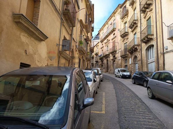 casa indipendente in vendita a Caltagirone in zona Signore del Soccorso
