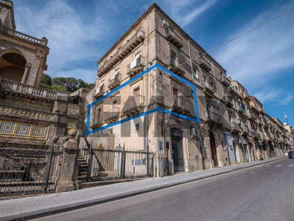appartamento in vendita a Caltagirone in zona Signore del Soccorso