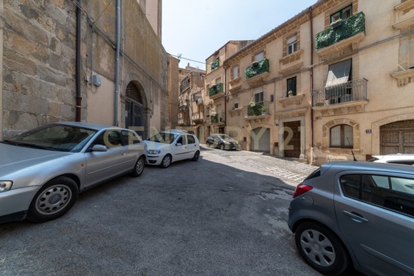 casa indipendente in vendita a Caltagirone in zona Signore del Soccorso