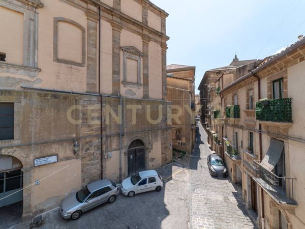 casa indipendente in vendita a Caltagirone in zona Signore del Soccorso