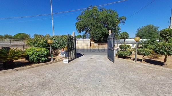 casa indipendente in vendita a Caltagirone in zona Colleggiata