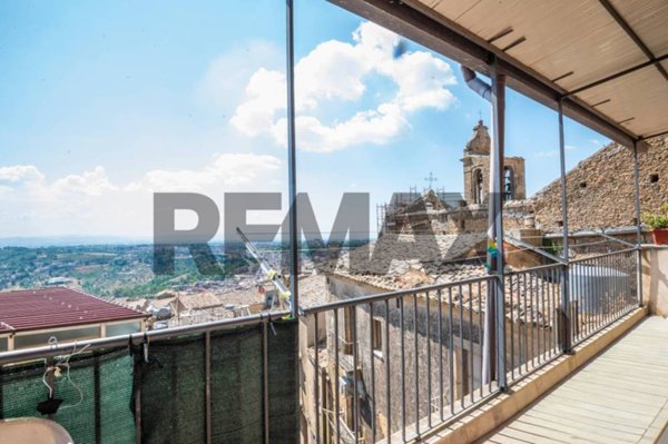 casa indipendente in vendita a Caltagirone in zona Signore del Soccorso