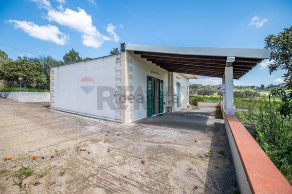 casa indipendente in vendita a Caltagirone in zona Favarella