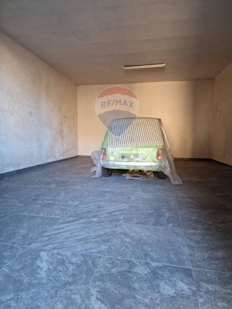 box auto in vendita a Caltagirone in zona Signore del Soccorso
