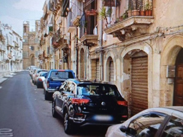 box auto in vendita a Caltagirone in zona Signore del Soccorso