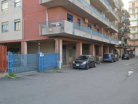 box auto in vendita a Caltagirone