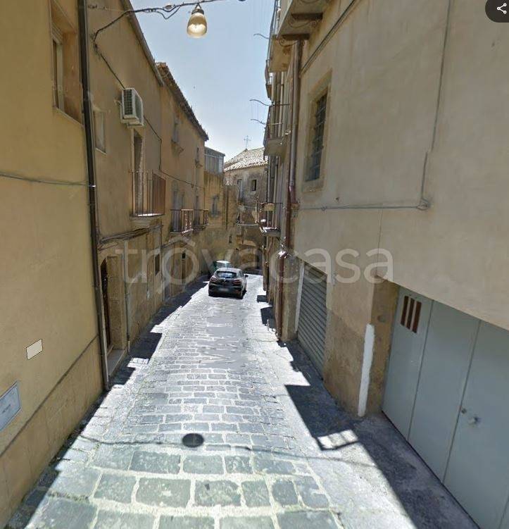 box auto in vendita a Caltagirone