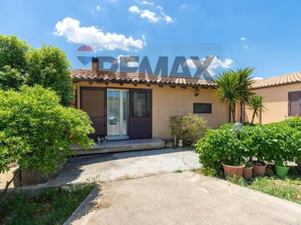casa indipendente in vendita a Caltagirone