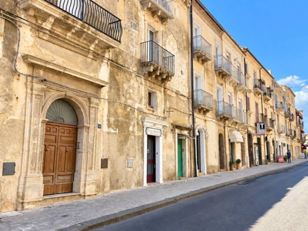 appartamento in vendita a Caltagirone in zona Signore del Soccorso
