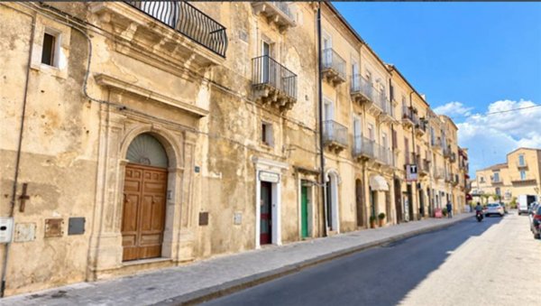 appartamento in vendita a Caltagirone in zona Signore del Soccorso