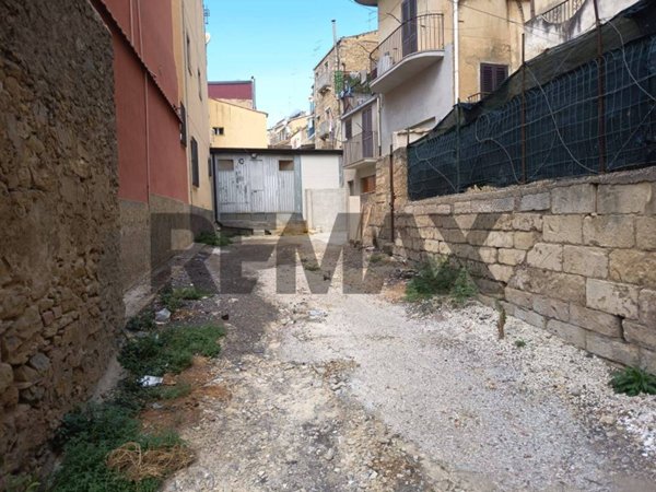 negozio in vendita a Caltagirone in zona Signore del Soccorso