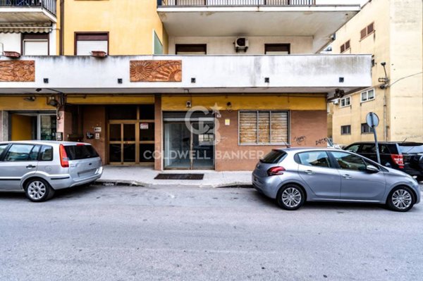 locale commerciale in vendita a Caltagirone