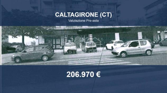 locale commerciale in vendita a Caltagirone