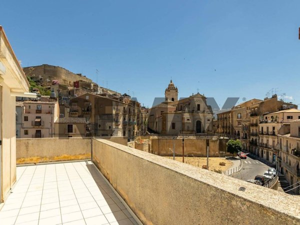 casa indipendente in vendita a Caltagirone in zona Signore del Soccorso