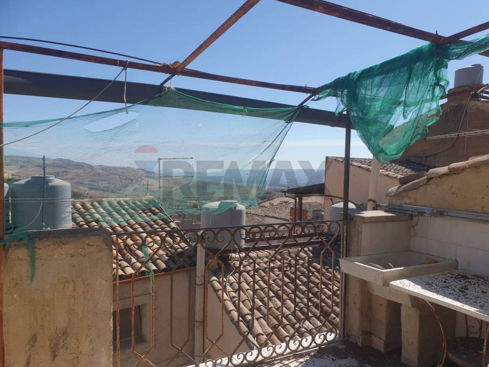 casa indipendente in vendita a Caltagirone in zona Signore del Soccorso