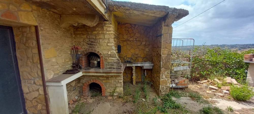 casa indipendente in vendita a Caltagirone