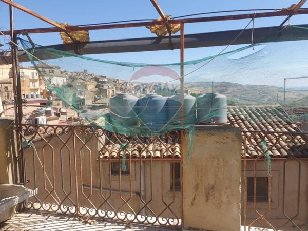 casa indipendente in vendita a Caltagirone in zona Signore del Soccorso