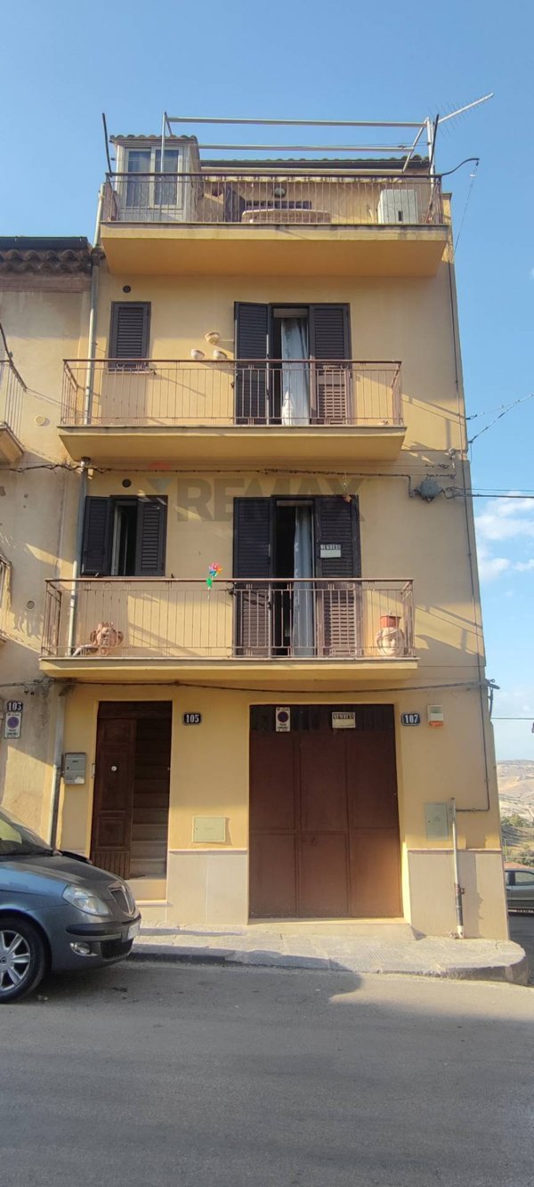 casa indipendente in vendita a Caltagirone in zona Signore del Soccorso